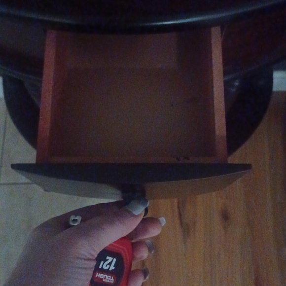 side end table - Picture 2 of 6